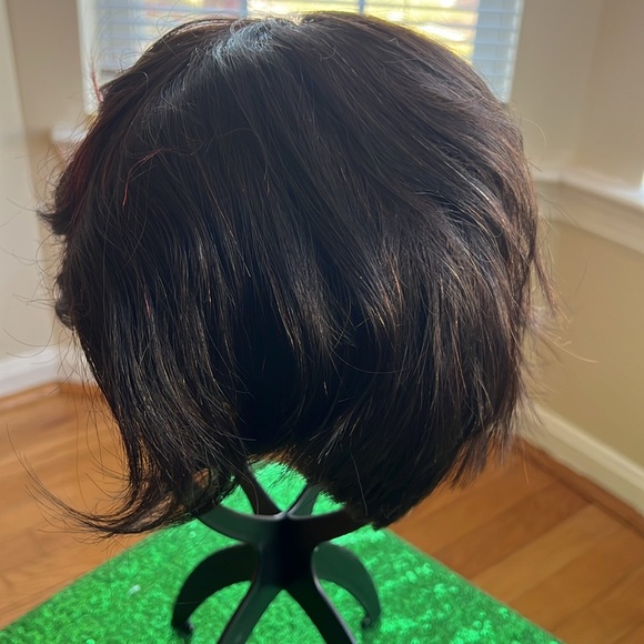 Short wig - Picture 3 of 3